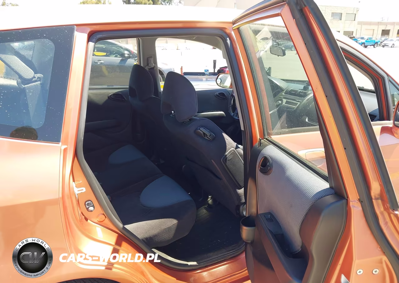 2007 Honda Fit Sport VIN:JHMGD38667S016987 - 8