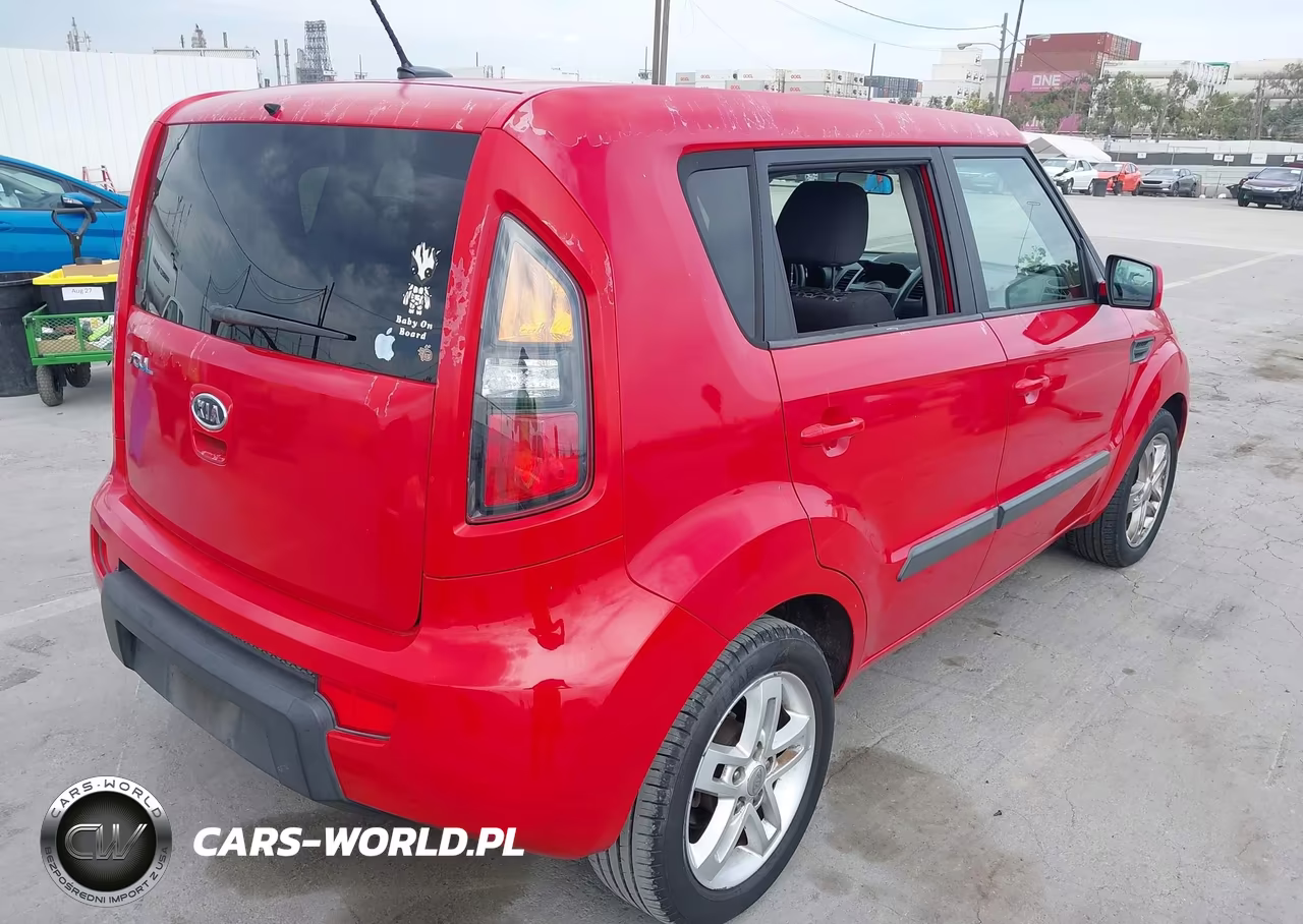 2011 Kia Soul + VIN:KNDJT2A20B7317665 - 4
