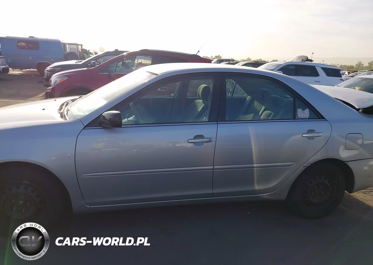 2005 Toyota Camry Le VIN:4T1BE32K75U557106 - 14