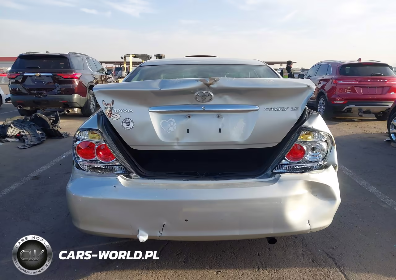 2005 Toyota Camry Le VIN:4T1BE32K75U557106 - 16