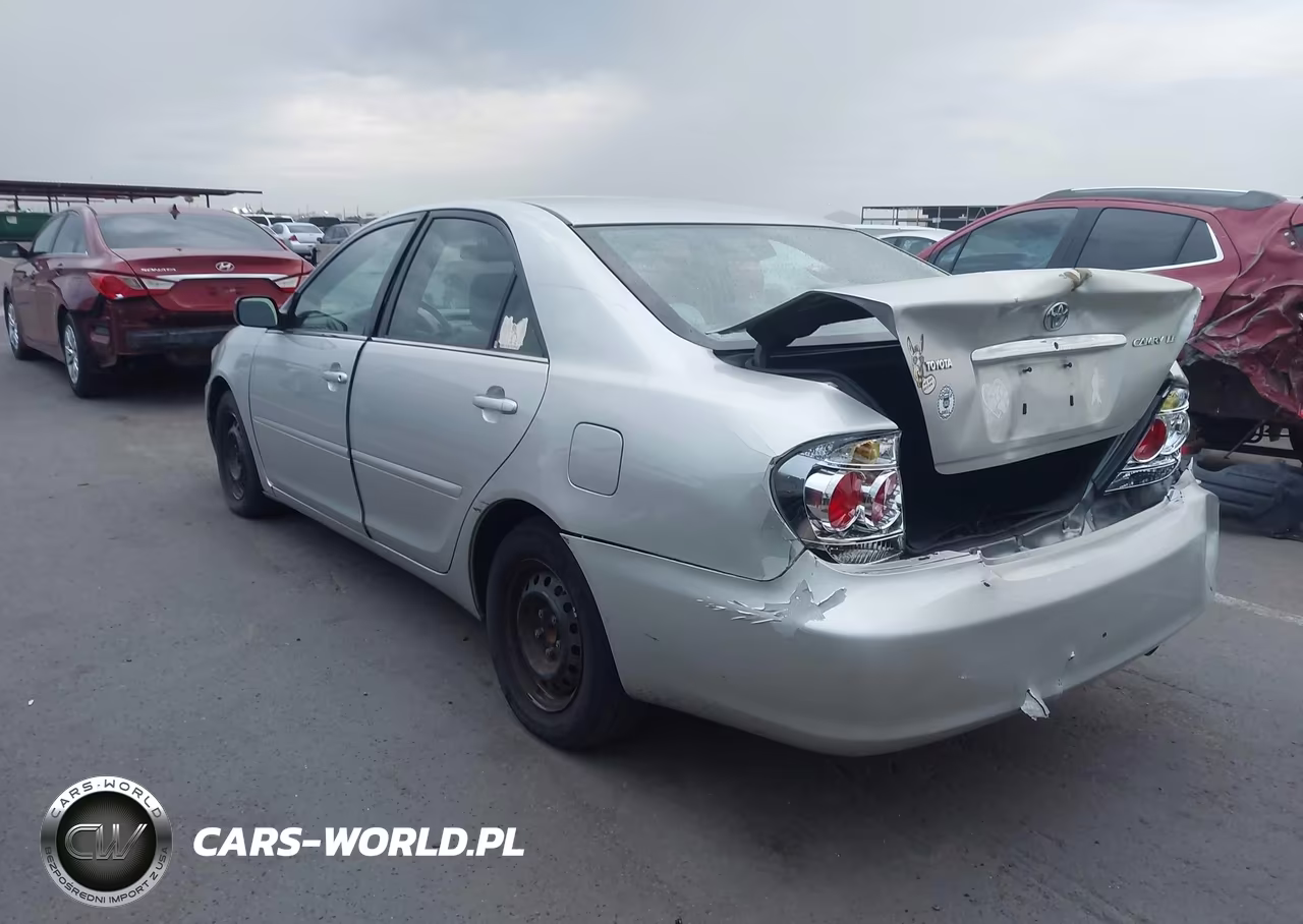 2005 Toyota Camry Le VIN:4T1BE32K75U557106 - 3