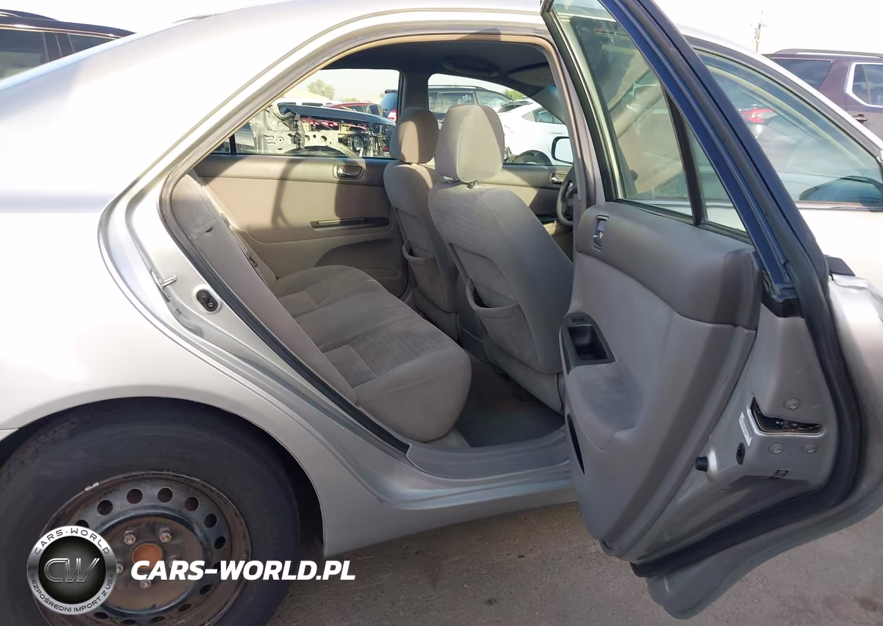 2005 Toyota Camry Le VIN:4T1BE32K75U557106 - 8