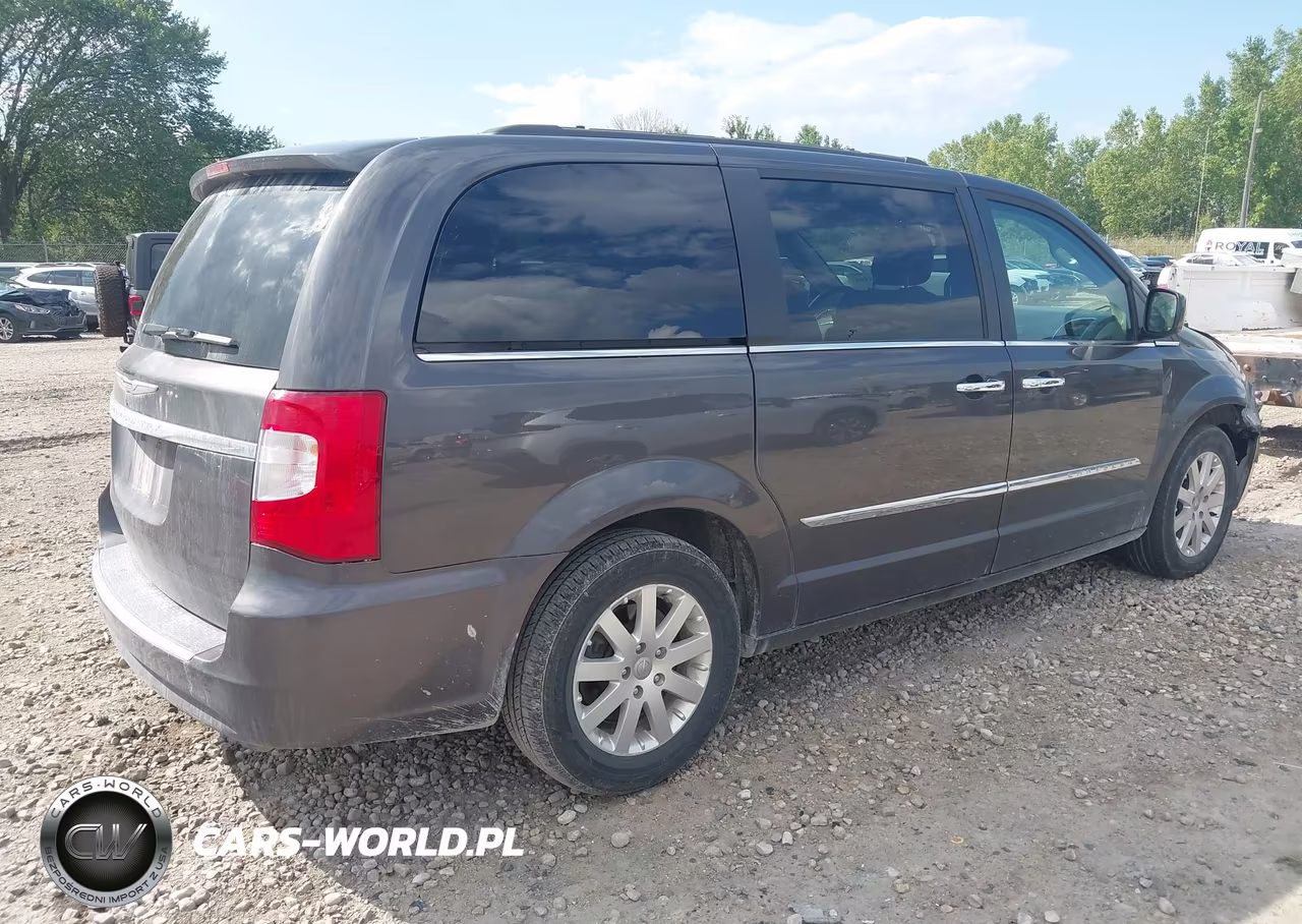 2016 Chrysler Town & Country Touring VIN:2C4RC1BG2GR129467 - 4