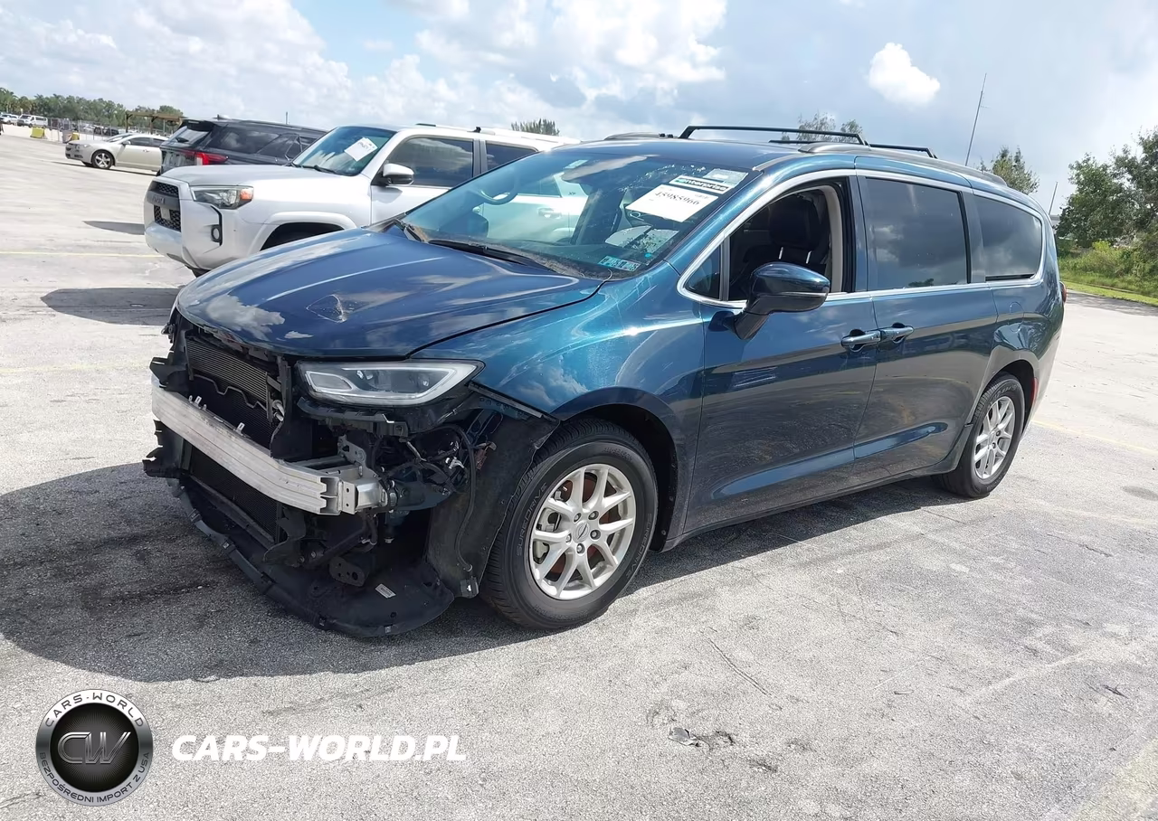 2022 Chrysler Pacifica Touring L VIN:2C4RC1BG4NR233357 - 2