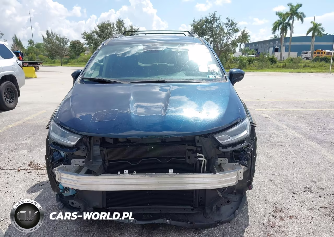 2022 Chrysler Pacifica Touring L VIN:2C4RC1BG4NR233357 - 6