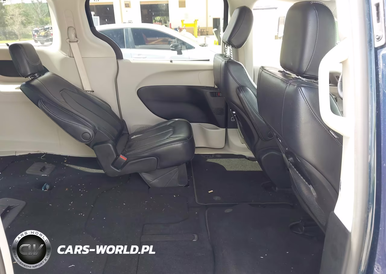 2022 Chrysler Pacifica Touring L VIN:2C4RC1BG4NR233357 - 8