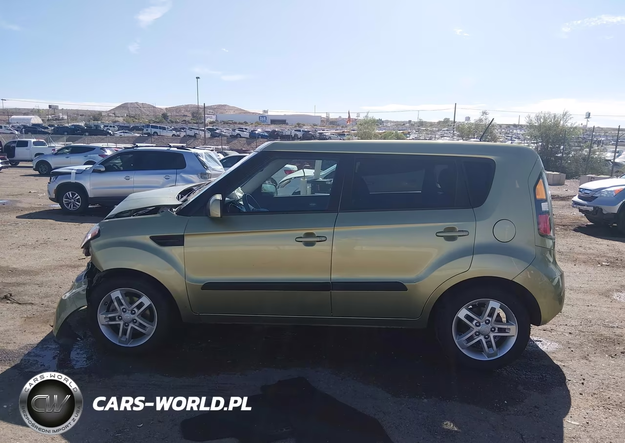 2011 Kia Soul + VIN:KNDJT2A22B7336136 - 14