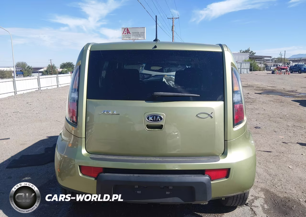 2011 Kia Soul + VIN:KNDJT2A22B7336136 - 16