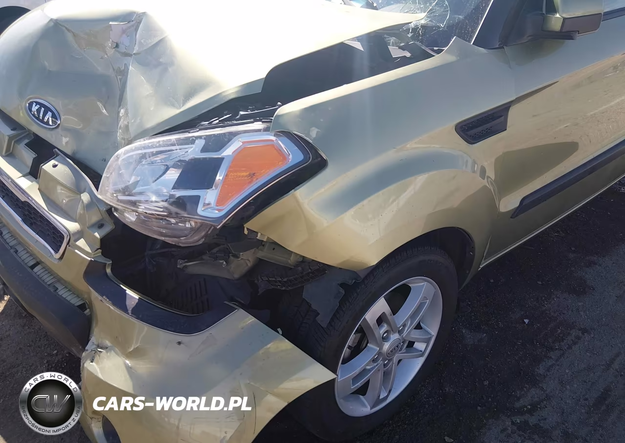 2011 Kia Soul + VIN:KNDJT2A22B7336136 - 6