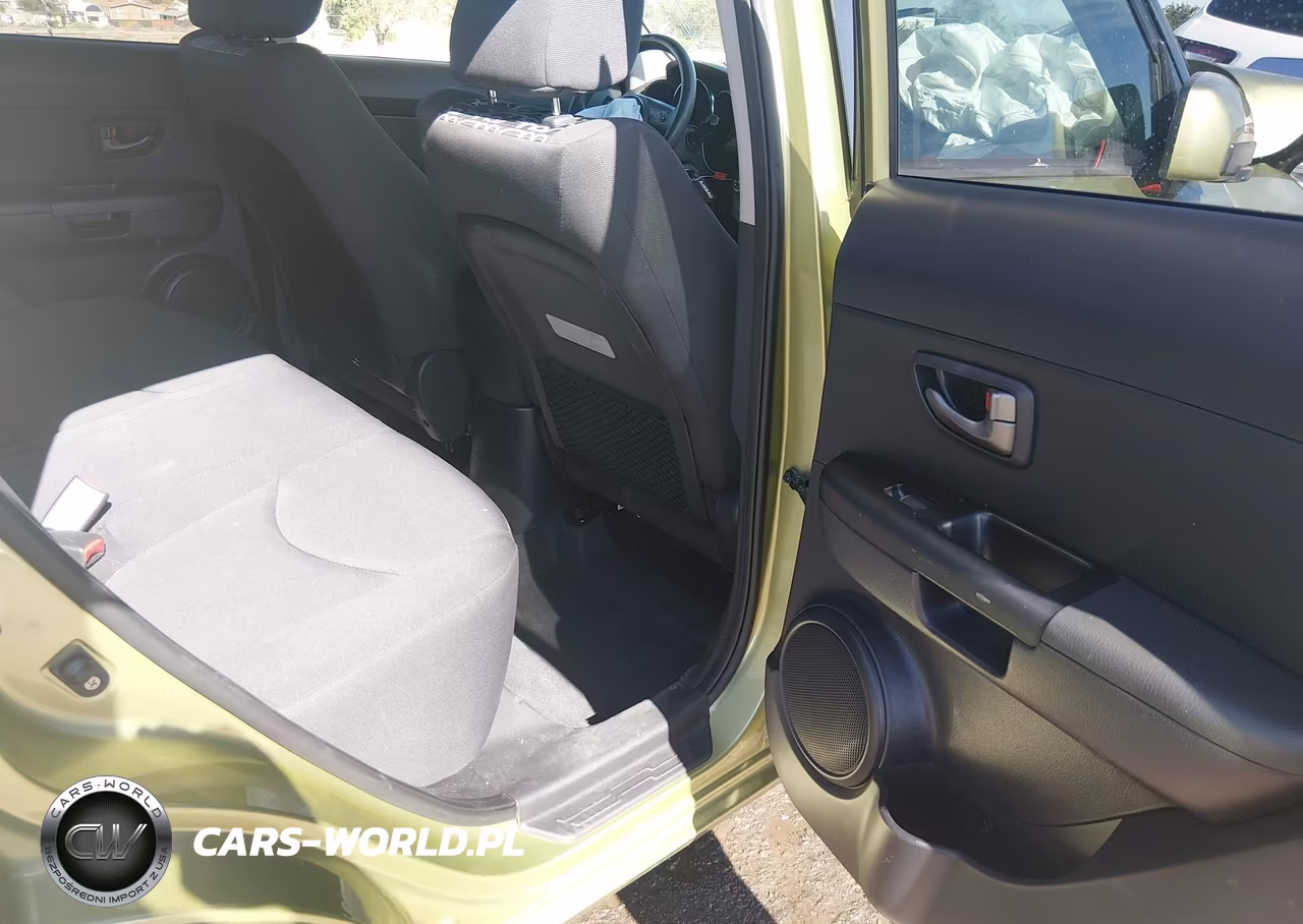 2011 Kia Soul + VIN:KNDJT2A22B7336136 - 8
