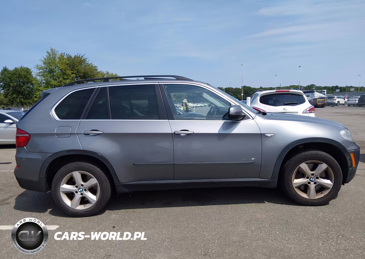 2013 BMW X5 xDrive50I VIN:5UXZV8C59D0C16905 - 13
