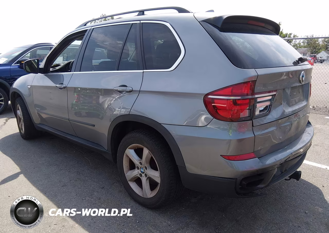 2013 BMW X5 xDrive50I VIN:5UXZV8C59D0C16905 - 3