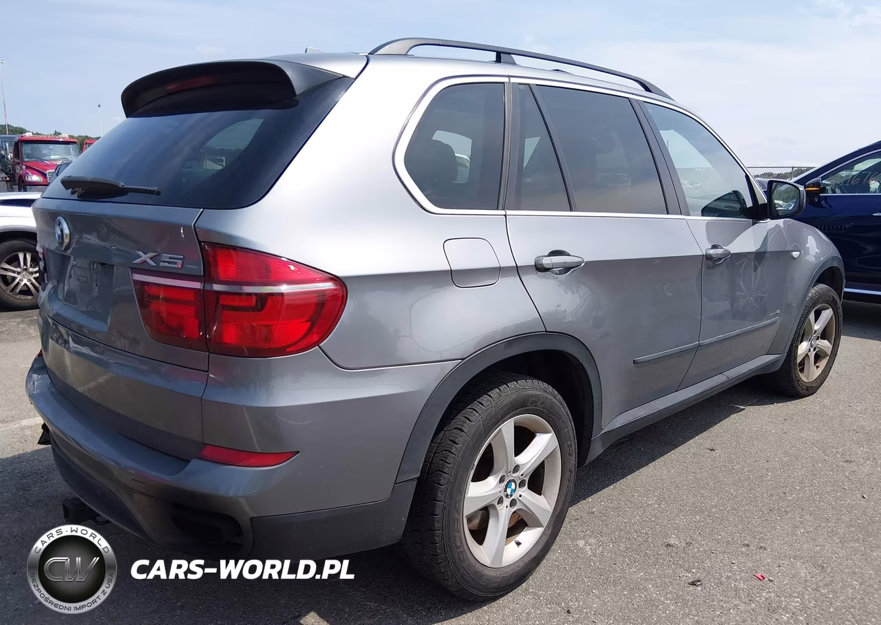 2013 BMW X5 xDrive50I VIN:5UXZV8C59D0C16905 - 4