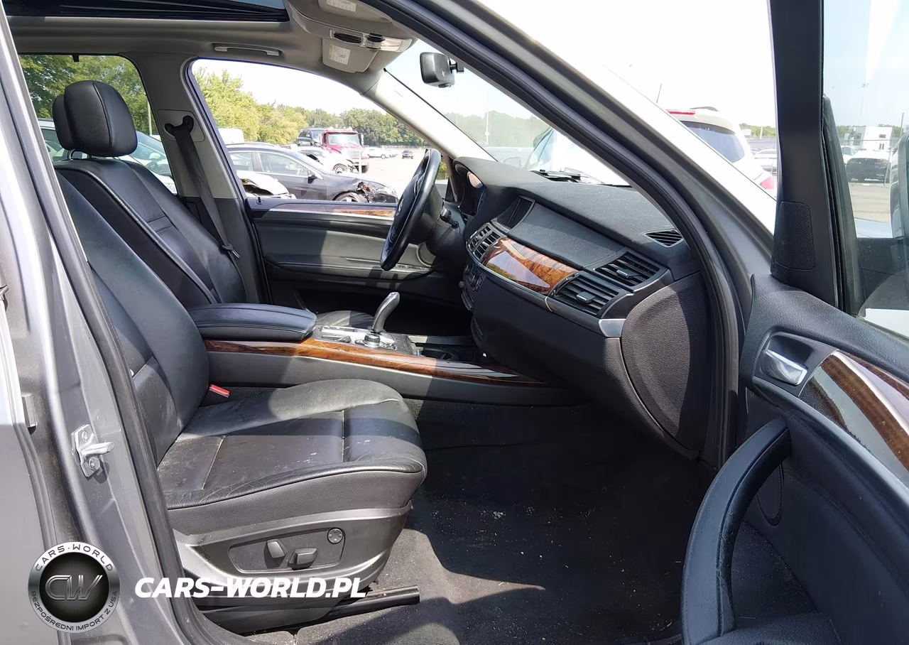 2013 BMW X5 xDrive50I VIN:5UXZV8C59D0C16905 - 5