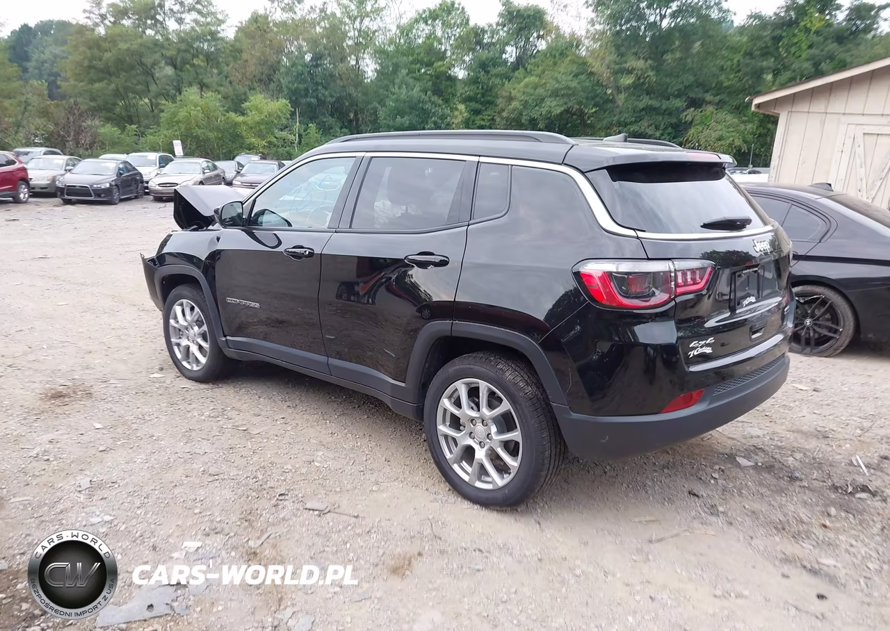 2024 Jeep Compass Latitude Lux Fwd VIN:3C4NJDFN7RT129821 - 3