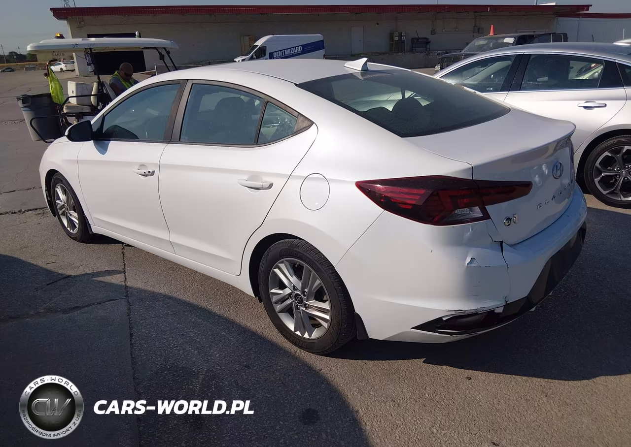 2019 Hyundai Elantra Value Edition VIN:5NPD84LF0KH477888 - 3