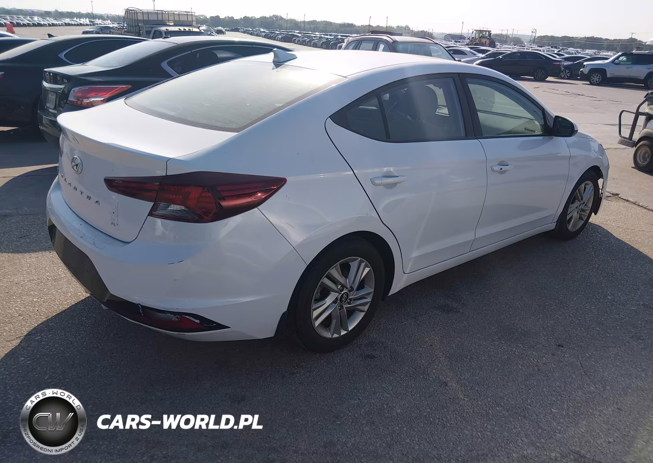 2019 Hyundai Elantra Value Edition VIN:5NPD84LF0KH477888 - 4