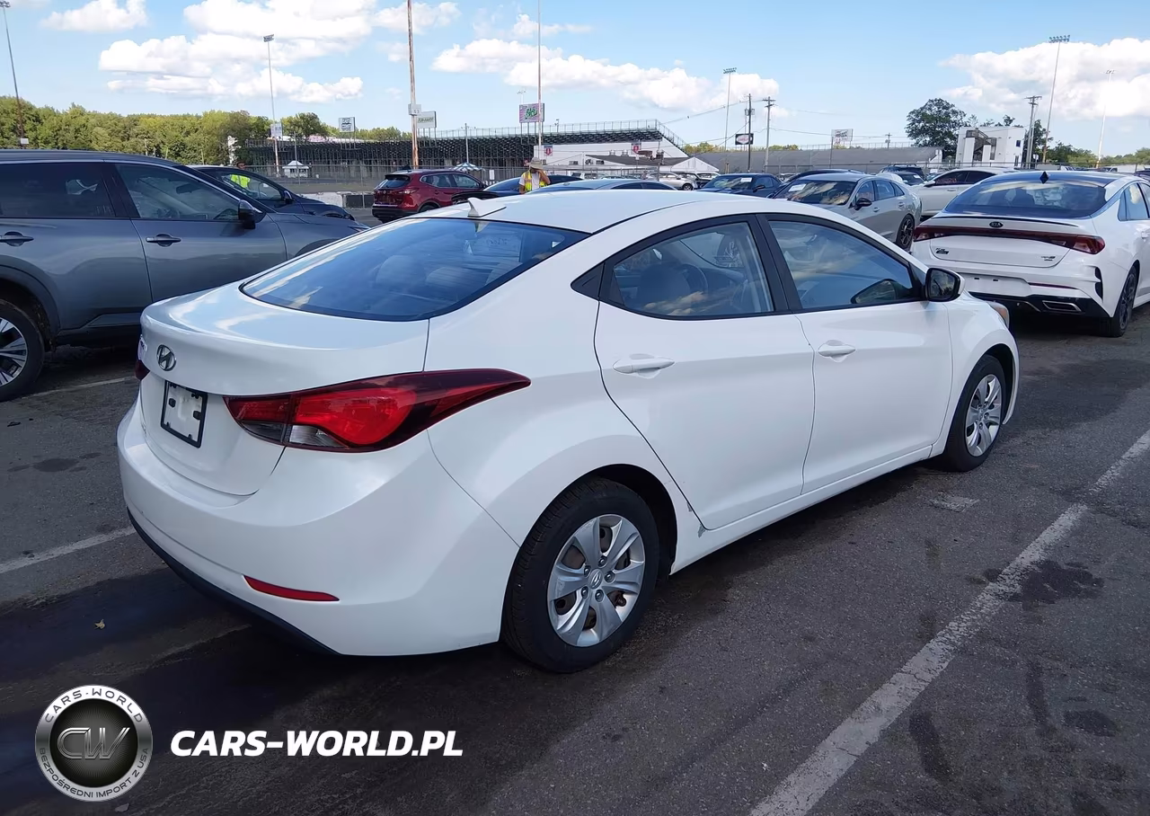 2016 Hyundai Elantra Se VIN:5NPDH4AE1GH752475 - 4