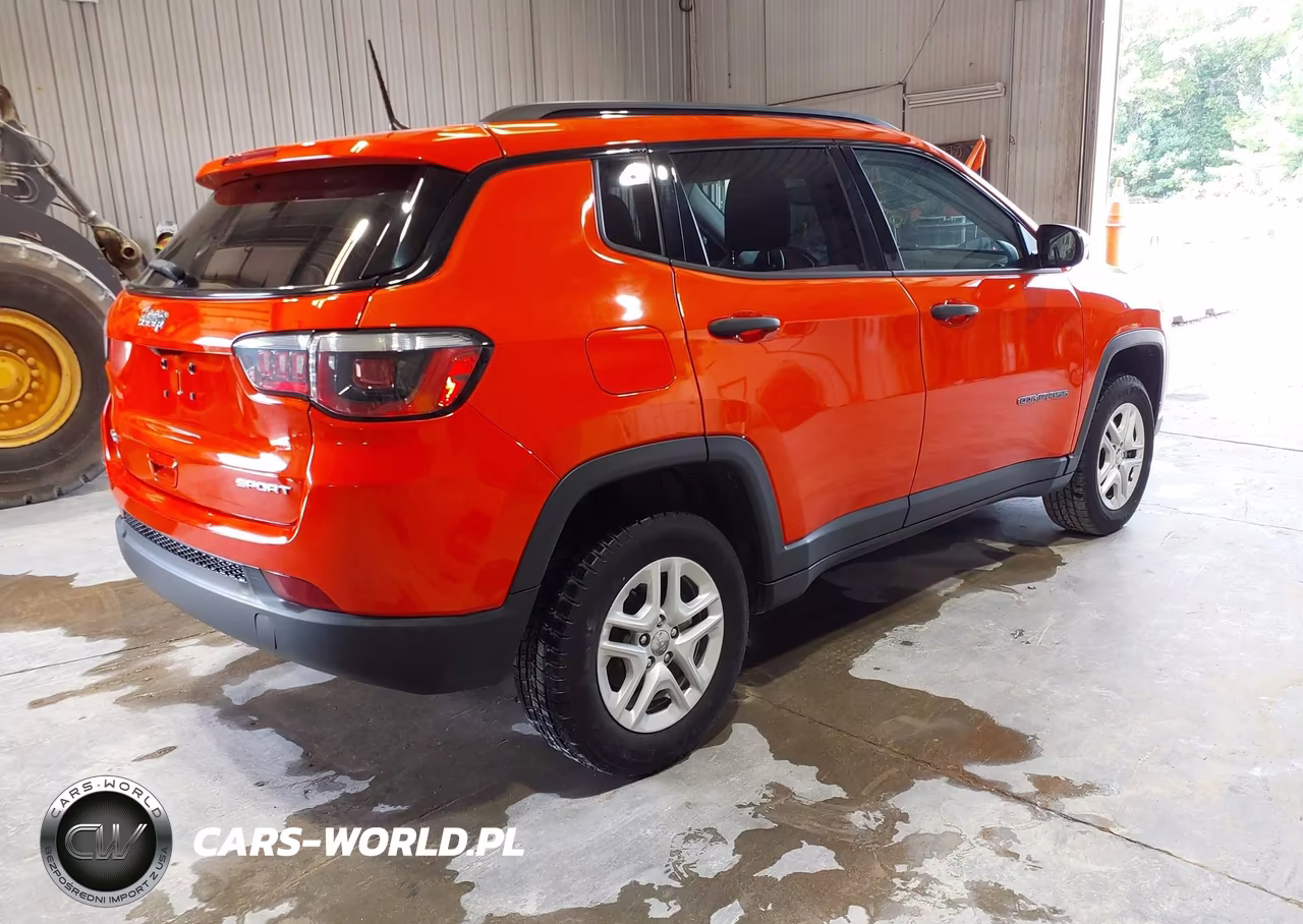 2018 Jeep Compass Sport 4X4 VIN:3C4NJDAB6JT392271 - 4