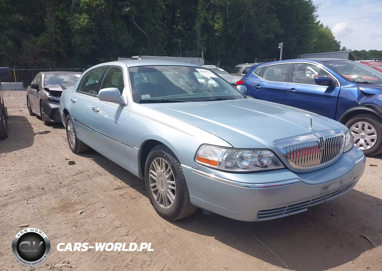 2009 Lincoln Town Car Signature Limited