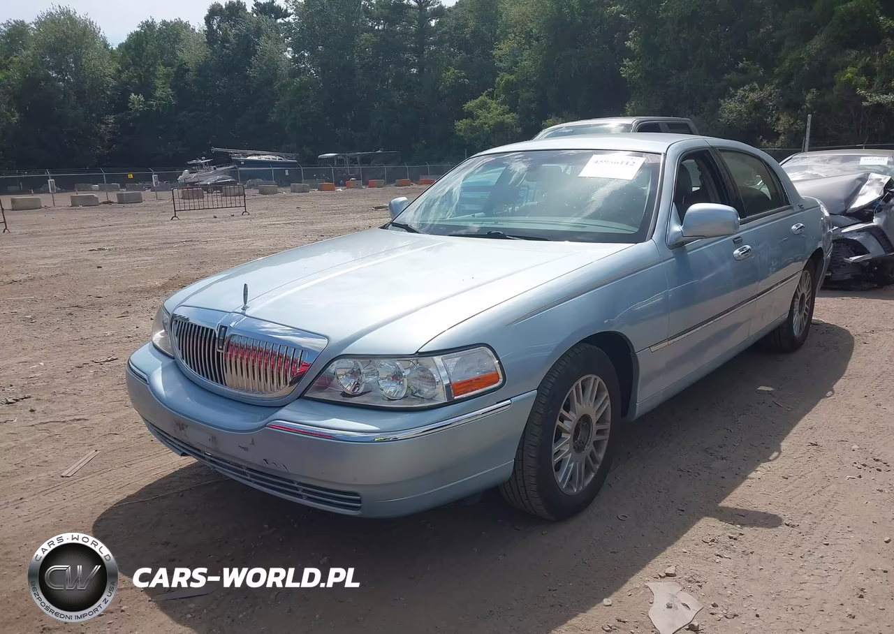2009 Lincoln Town Car Signature Limited VIN:2LNHM82V39X610824 - 2