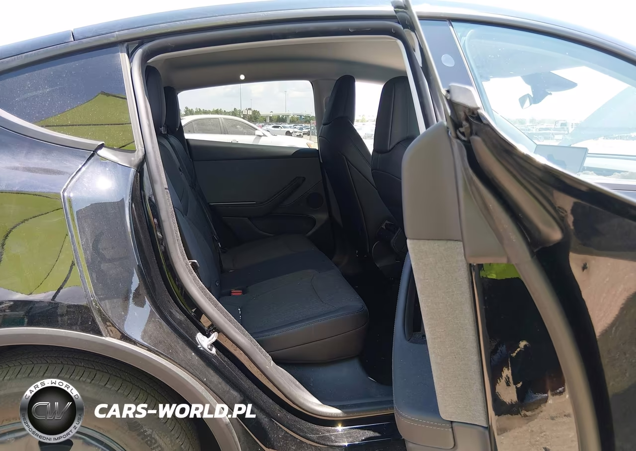2026 Tesla Model Y Premium-Rear-Wheel Drive VIN:7SAYGDED8TA580623 - 8