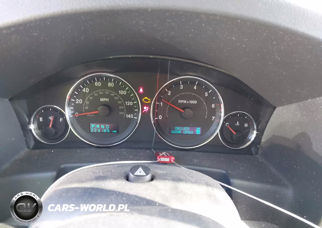 2007 Jeep Commander Sport VIN:1J8HG48K27C686278 - 7