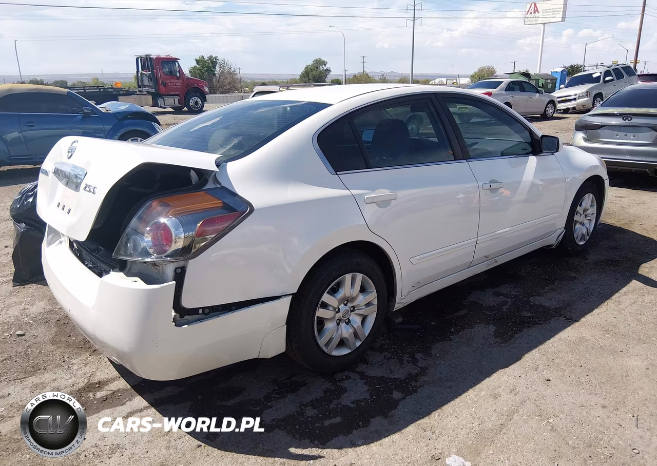 2011 Nissan Altima 2.5 S VIN:1N4AL2AP2BN471274 - 4