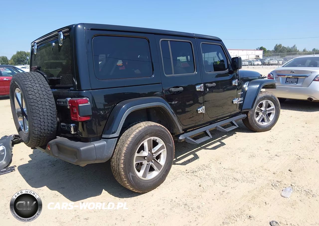 2020 Jeep Wrangler Unlimited Sahara 4X4 VIN:1C4HJXEN8LW285013 - 4
