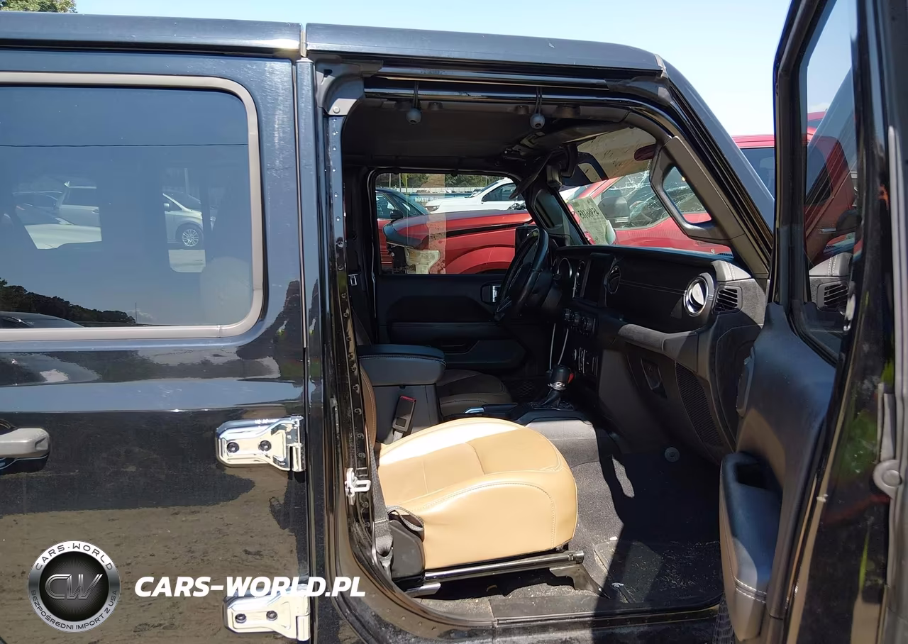 2020 Jeep Wrangler Unlimited Sahara 4X4 VIN:1C4HJXEN8LW285013 - 5