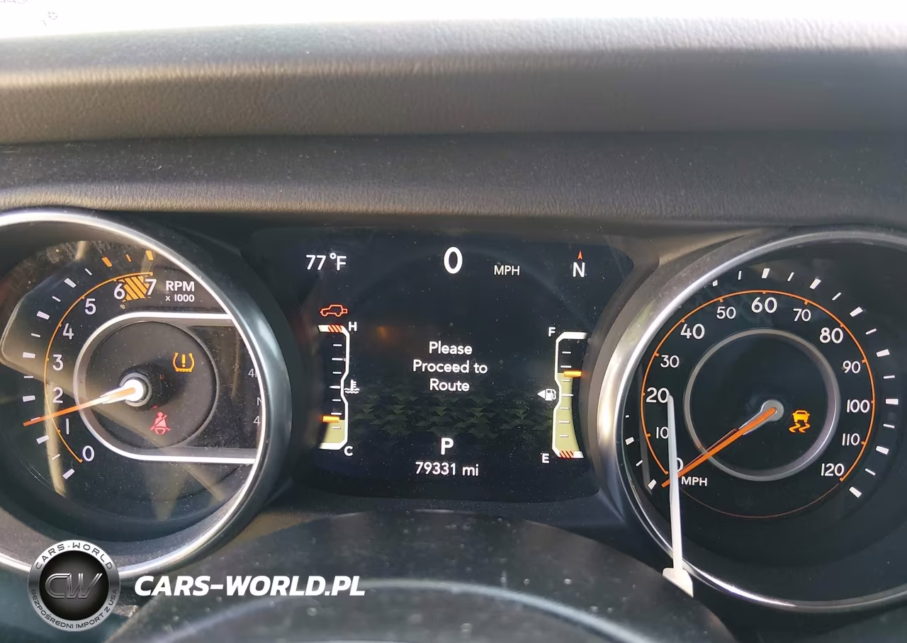 2020 Jeep Wrangler Unlimited Sahara 4X4 VIN:1C4HJXEN8LW285013 - 7
