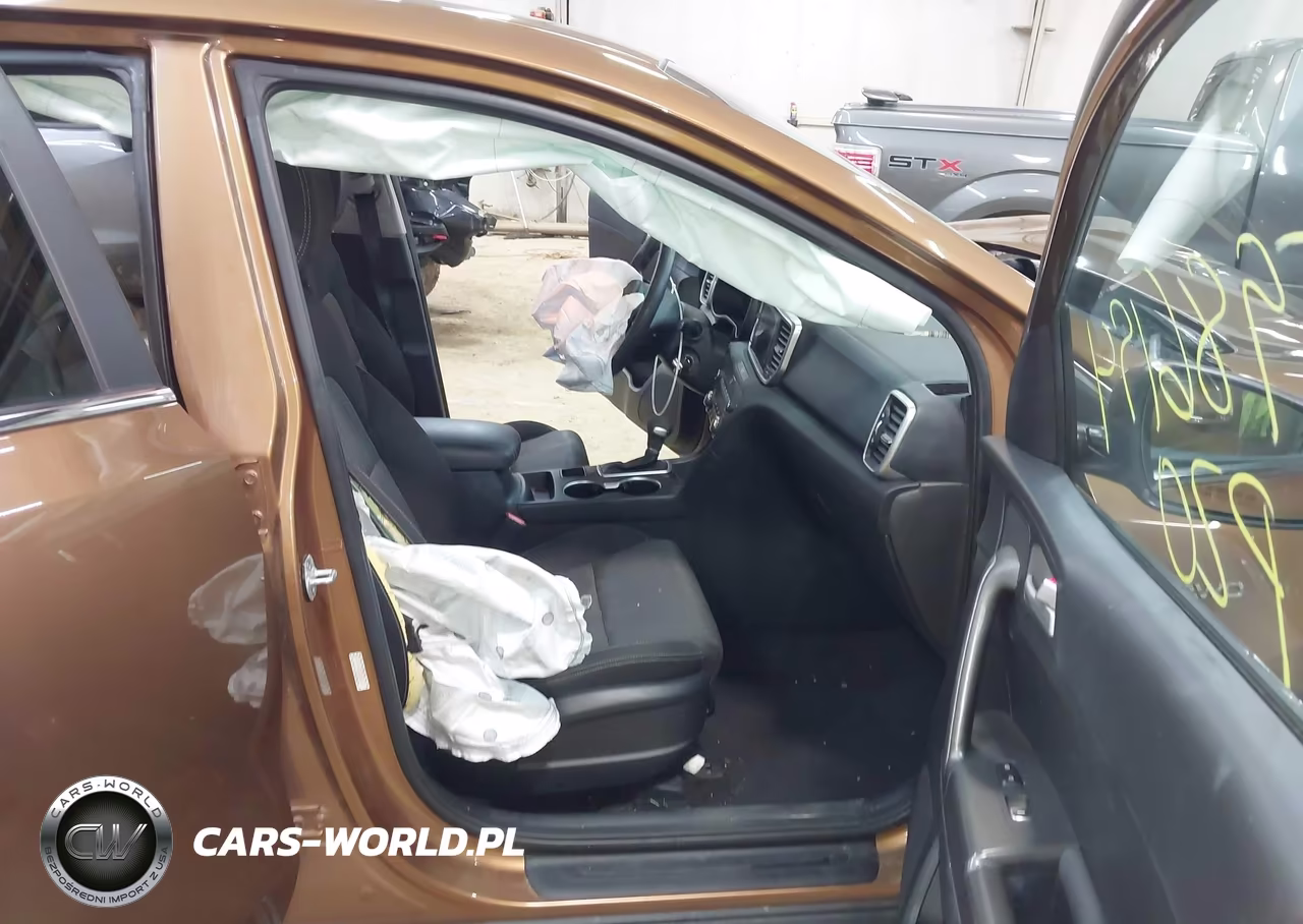 2020 Kia Sportage Lx VIN:KNDPMCAC8L7670291 - 5