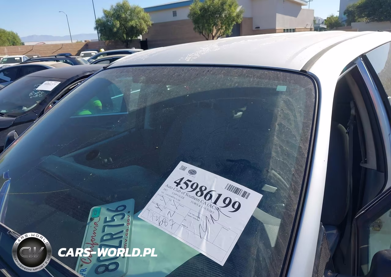 2007 Chrysler Town & Country VIN:1A4GJ45R97B141300 - 13