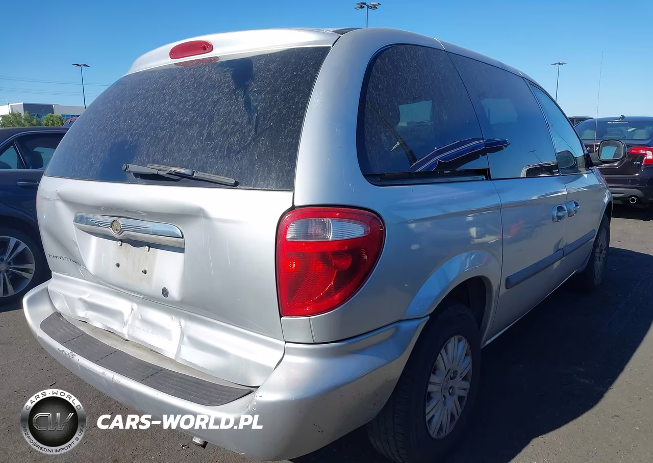 2007 Chrysler Town & Country VIN:1A4GJ45R97B141300 - 4