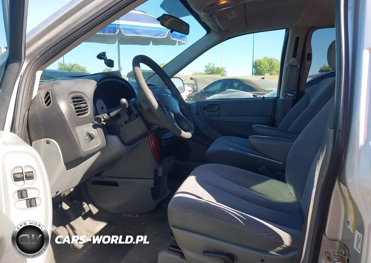 2007 Chrysler Town & Country VIN:1A4GJ45R97B141300 - 5