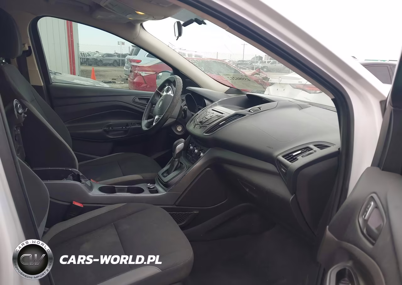 2015 Ford Escape S VIN:1FMCU0F7XFUB29690 - 5