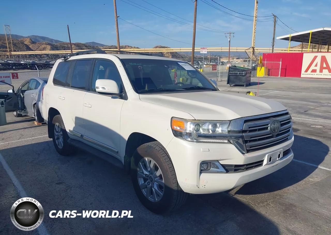 2016 Toyota Land Cruiser V8