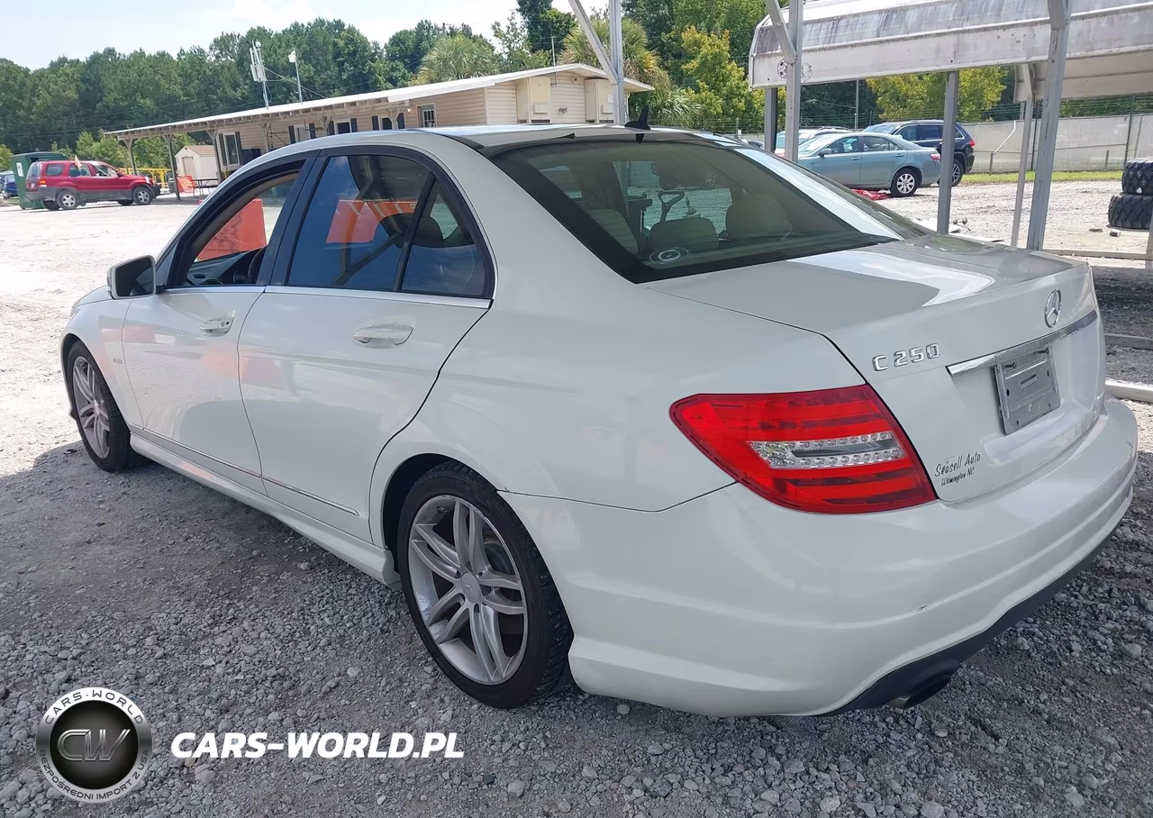 2012 Mercedes-Benz C 250 Sport VIN:WDDGF4HB7CR219389 - 3