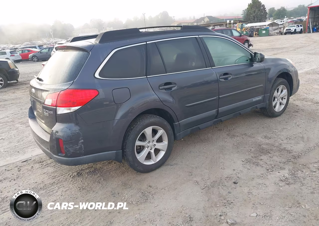 2013 Subaru Outback 2.5I Premium VIN:4S4BRCGC8D3264499 - 4