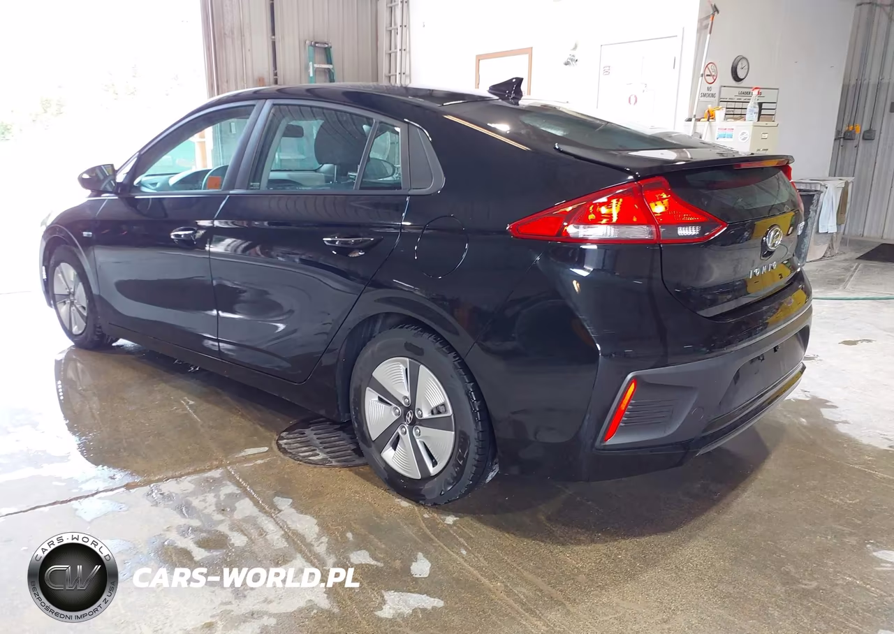 2018 Hyundai Ioniq Hybrid Blue VIN:KMHC65LC0JU099715 - 3