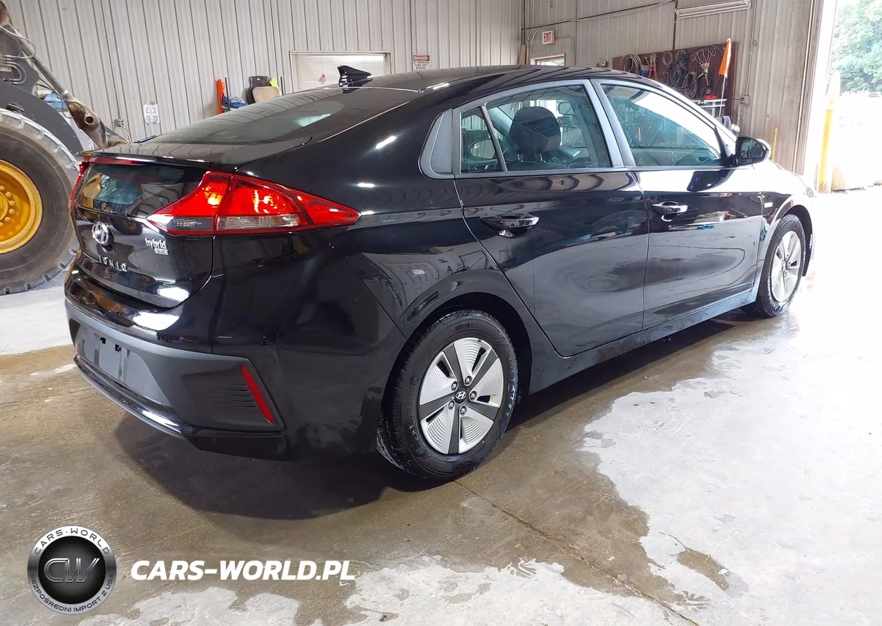 2018 Hyundai Ioniq Hybrid Blue VIN:KMHC65LC0JU099715 - 4