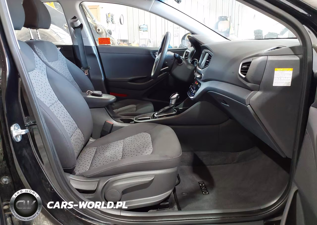 2018 Hyundai Ioniq Hybrid Blue VIN:KMHC65LC0JU099715 - 5
