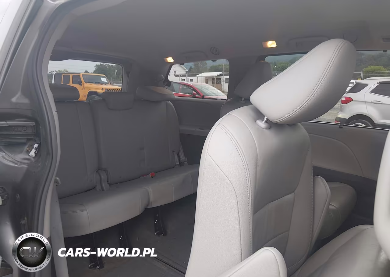 2017 Toyota Sienna Xle 7 Passenger VIN:5TDDZ3DC4HS155995 - 8