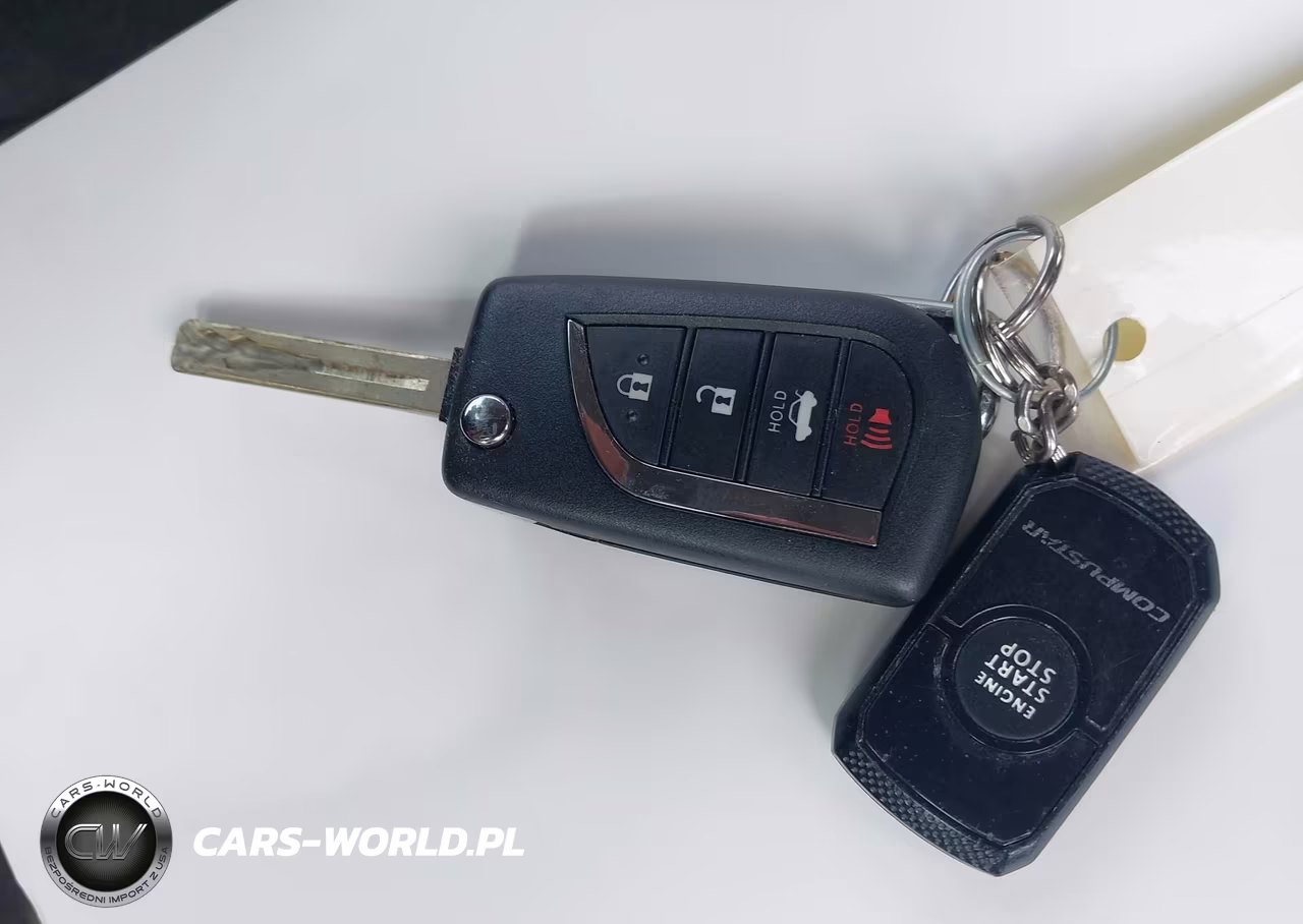 2018 Toyota Camry Le VIN:4T1B11HK8JU055318 - 11