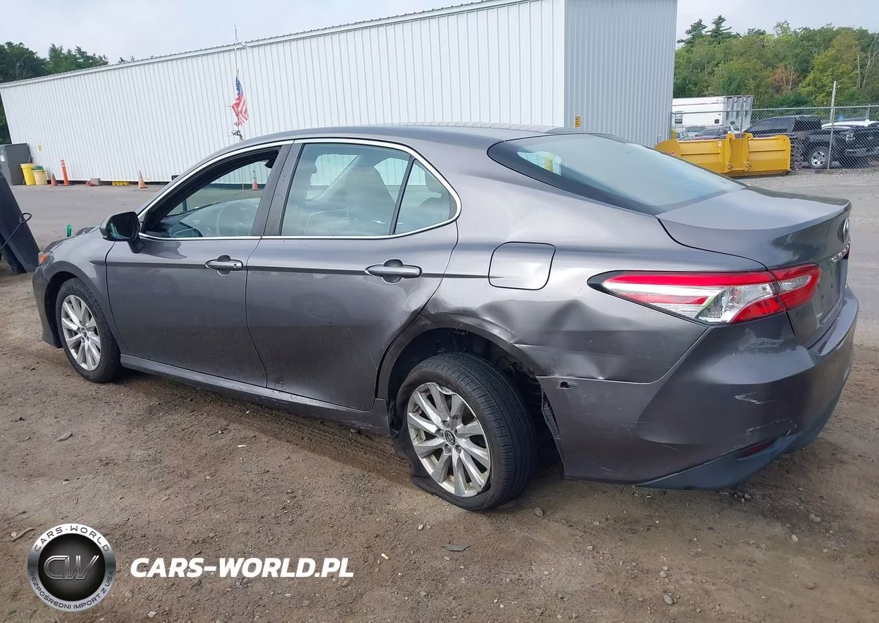 2018 Toyota Camry Le VIN:4T1B11HK8JU055318 - 6
