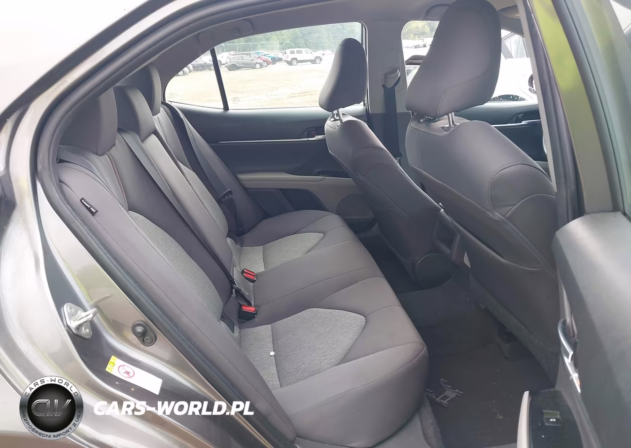 2018 Toyota Camry Le VIN:4T1B11HK8JU055318 - 8