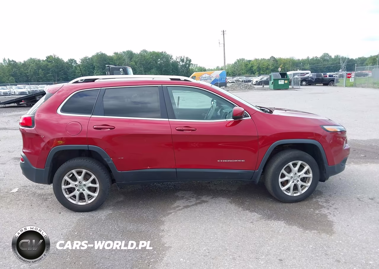 2016 Jeep Cherokee Latitude VIN:1C4PJMCS2GW305684 - 13