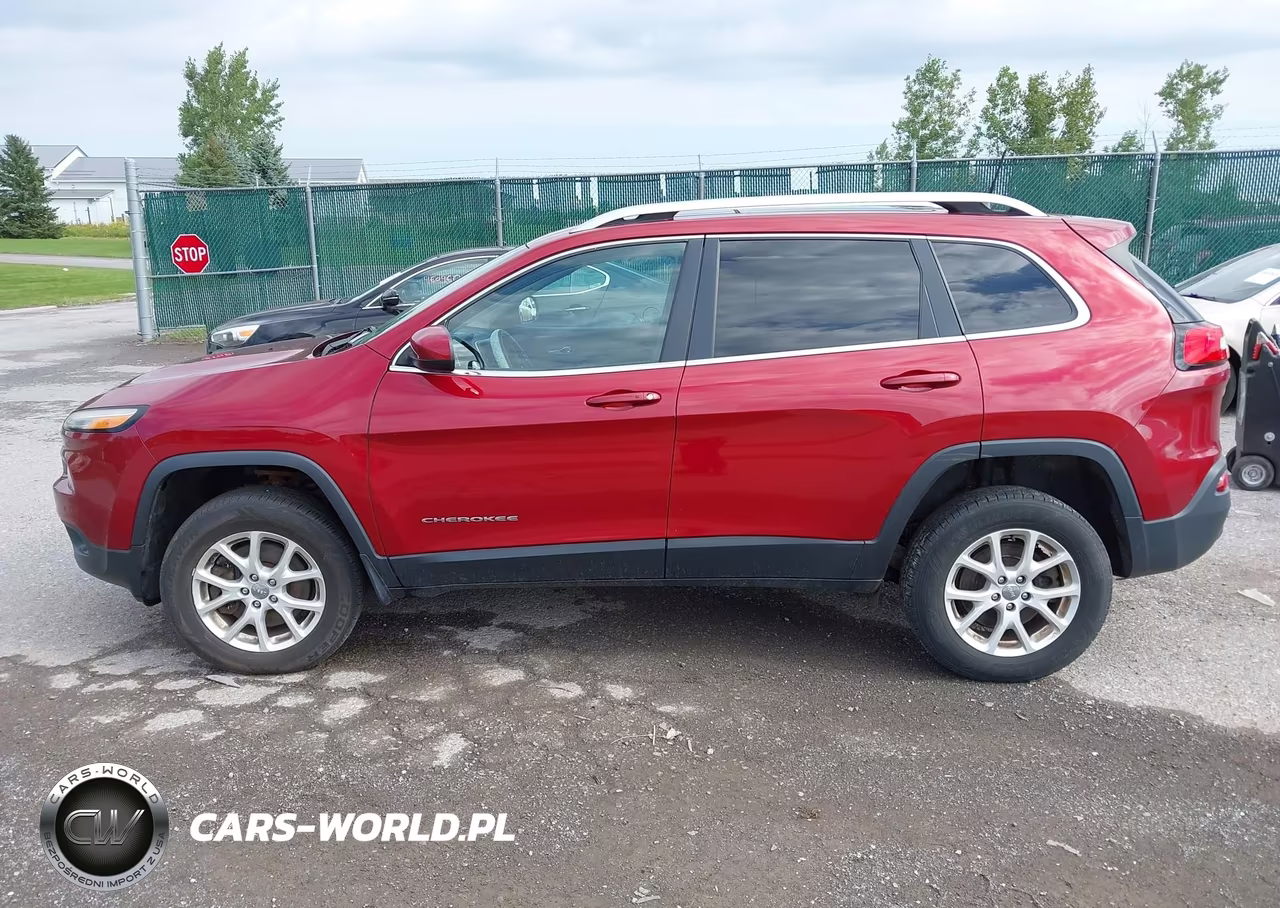 2016 Jeep Cherokee Latitude VIN:1C4PJMCS2GW305684 - 14