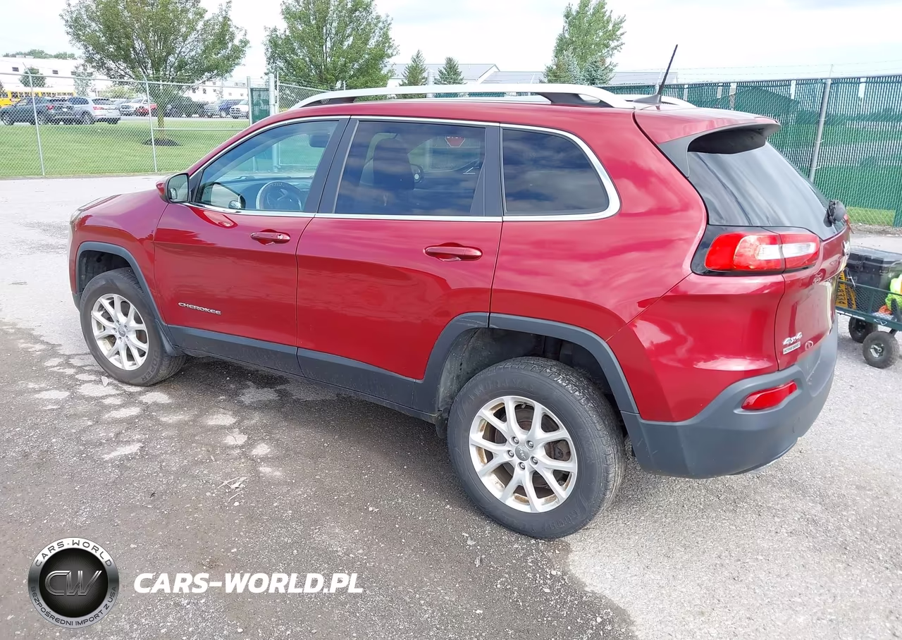 2016 Jeep Cherokee Latitude VIN:1C4PJMCS2GW305684 - 3