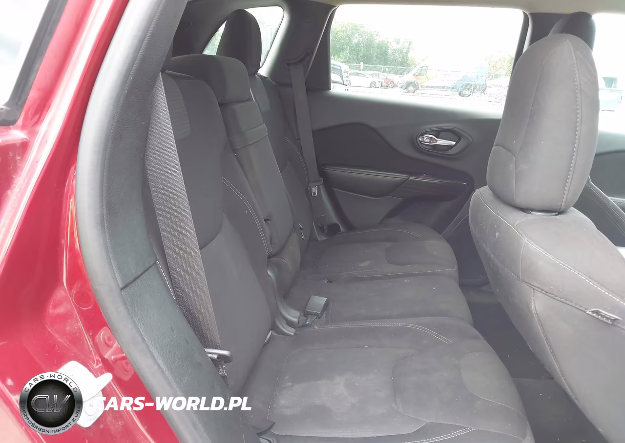 2016 Jeep Cherokee Latitude VIN:1C4PJMCS2GW305684 - 8